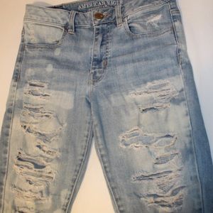 light wash distressed AE jeans size 2 Reg